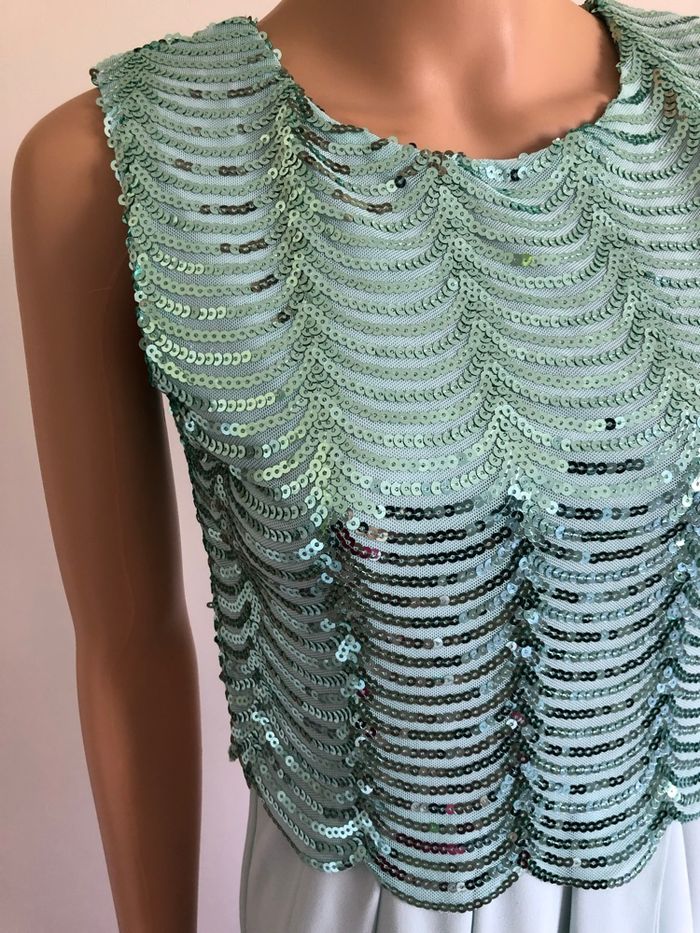 Robe verte neuve avec sequins TFNC London taille unique (taille petit) - photo numéro 4