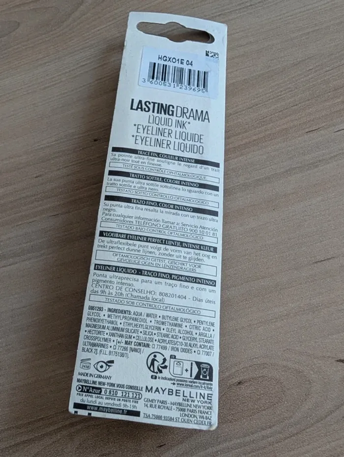 Eye-liner liquide noir lasting drama - photo numéro 4