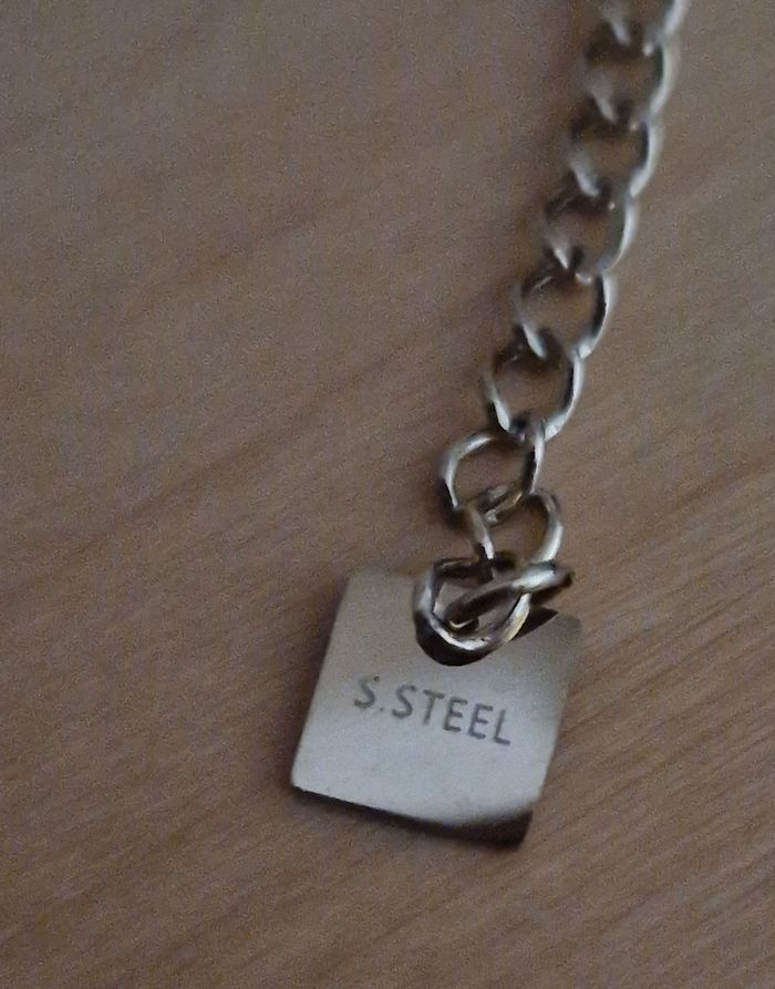 Collier en perles noires et pendentif - NEUF - photo numéro 3