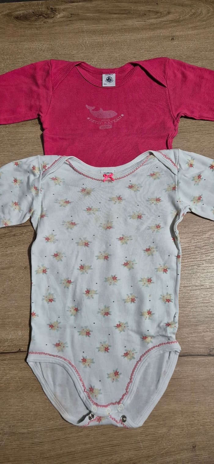 Lot bodies Petit Bateau 24 mois 🌸 - photo numéro 2