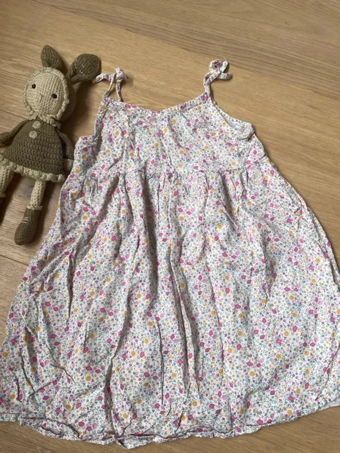 Robe Kiabi liberty 5 ans - photo numéro 2