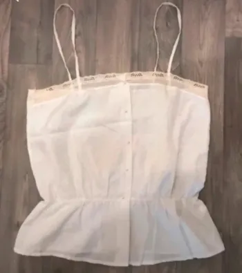 Haut top deplum variance à dentelle blanche taille 2