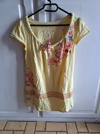 Blouse sans manche jaune avec colombe L edc