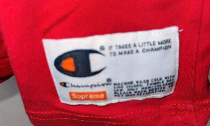 T-shirt Champion x Supreme rouge - photo numéro 2