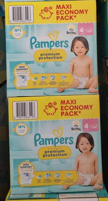 Les couches pampers taille 4 