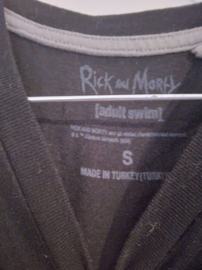 T shirt rick et morty - photo numéro 2