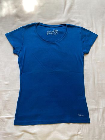 T-shirt bleu
