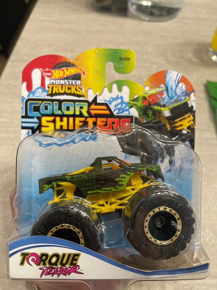 Monster truck Hot Wheels Torque Torror Color shifters