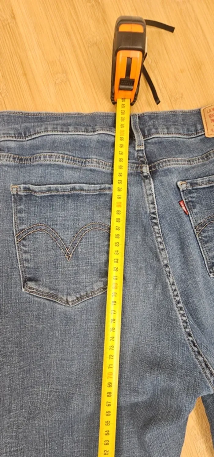 Levi's un peu évasé par le bas + patch offert classic bootcut T:40 W31 L30 - photo numéro 12