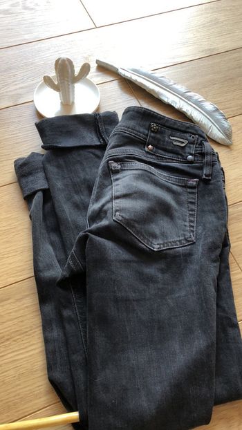 Jean diesel noir taille basse 14 ans / jean diesel noir taille 34/36
