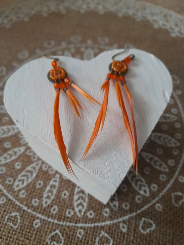 Boucles d oreilles plumes orange - photo numéro 2