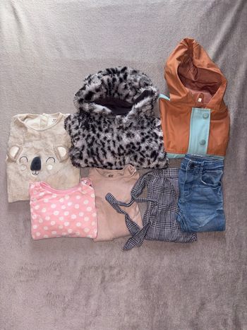 Lot de 7 vêtements fille taille 24 mois