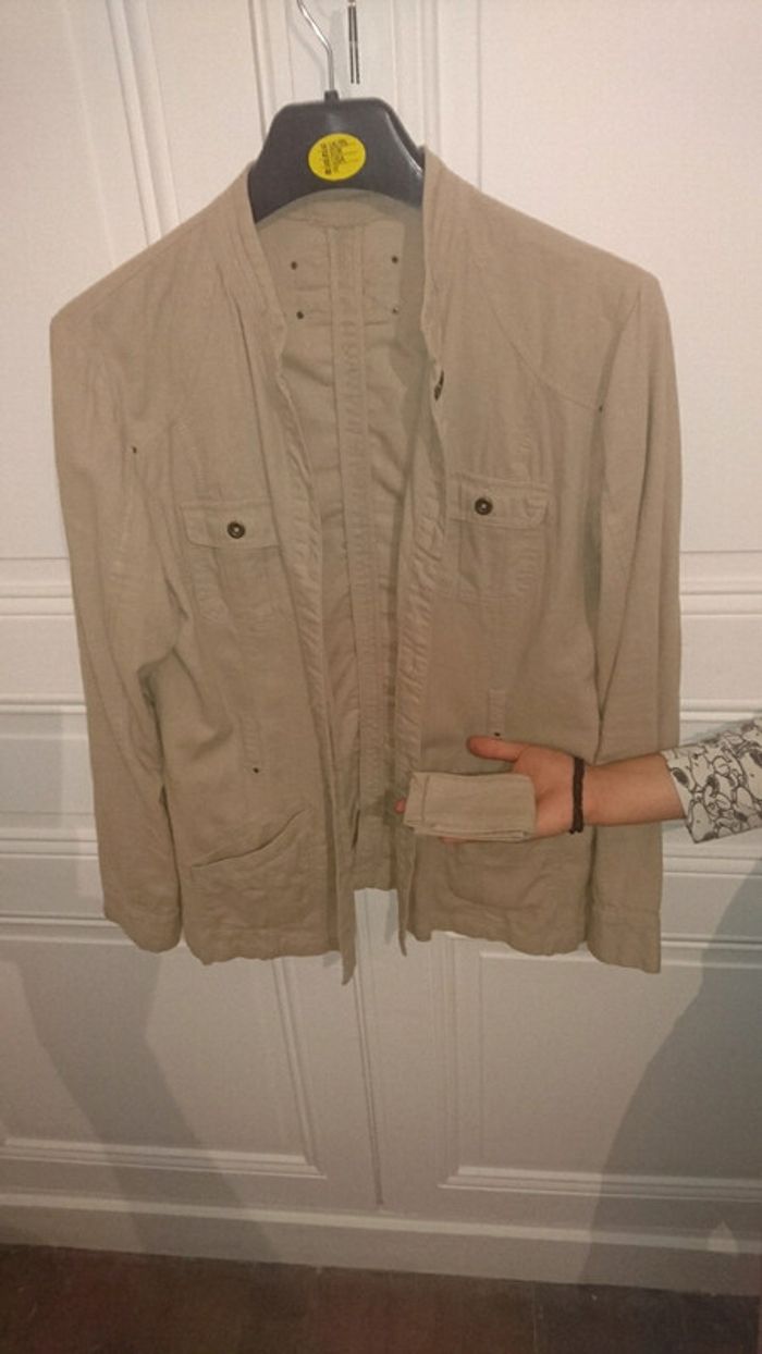 Veste avec ceinture