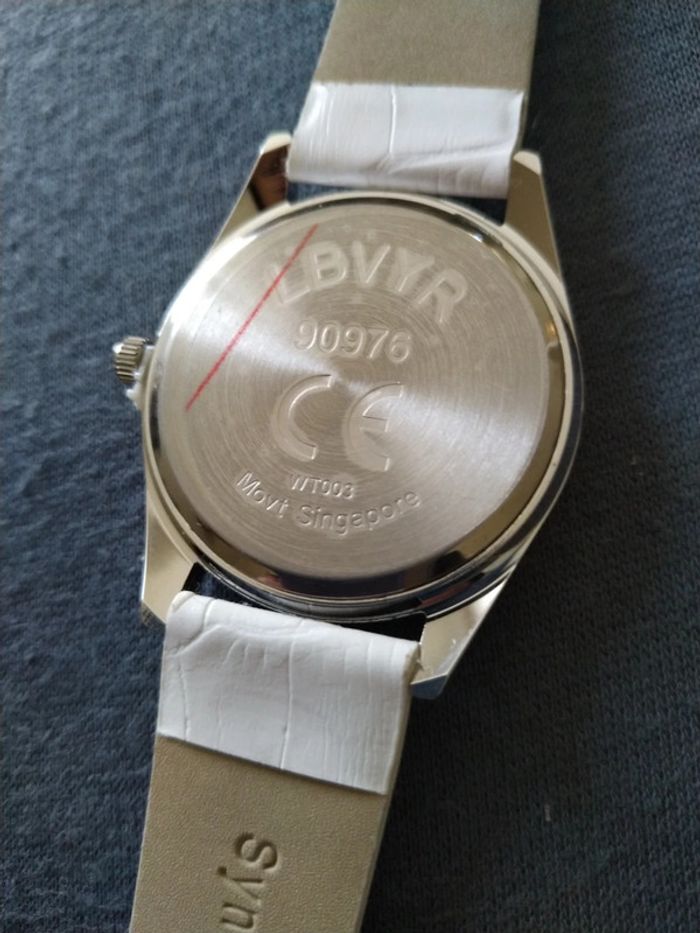Montre neuve - photo numéro 5