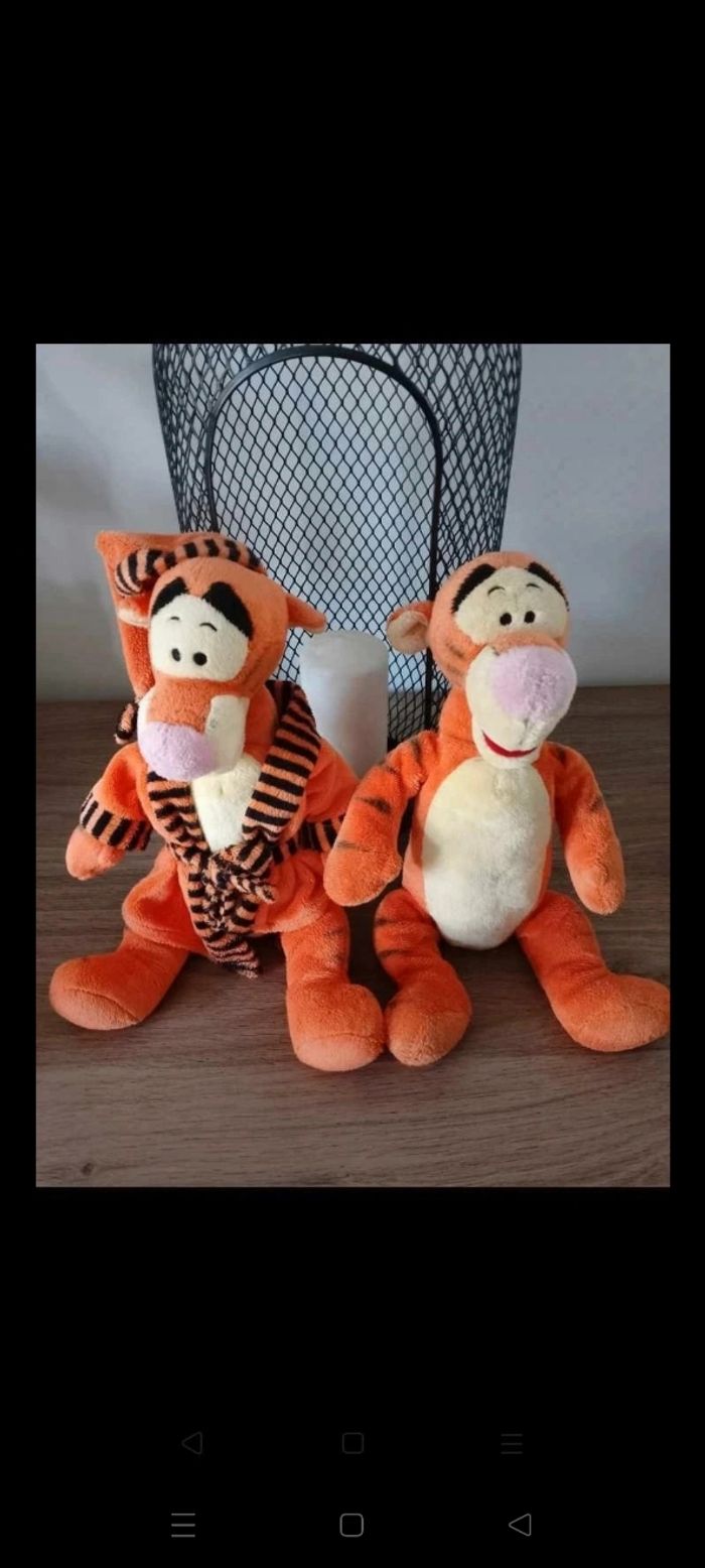 2 peluches Tigrou