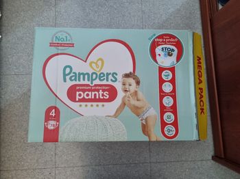 78 couches pampers pants T4