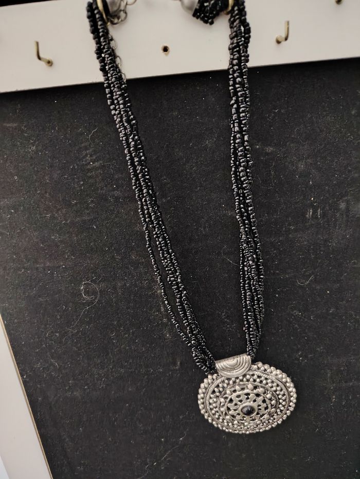Collier fantaisie élégant