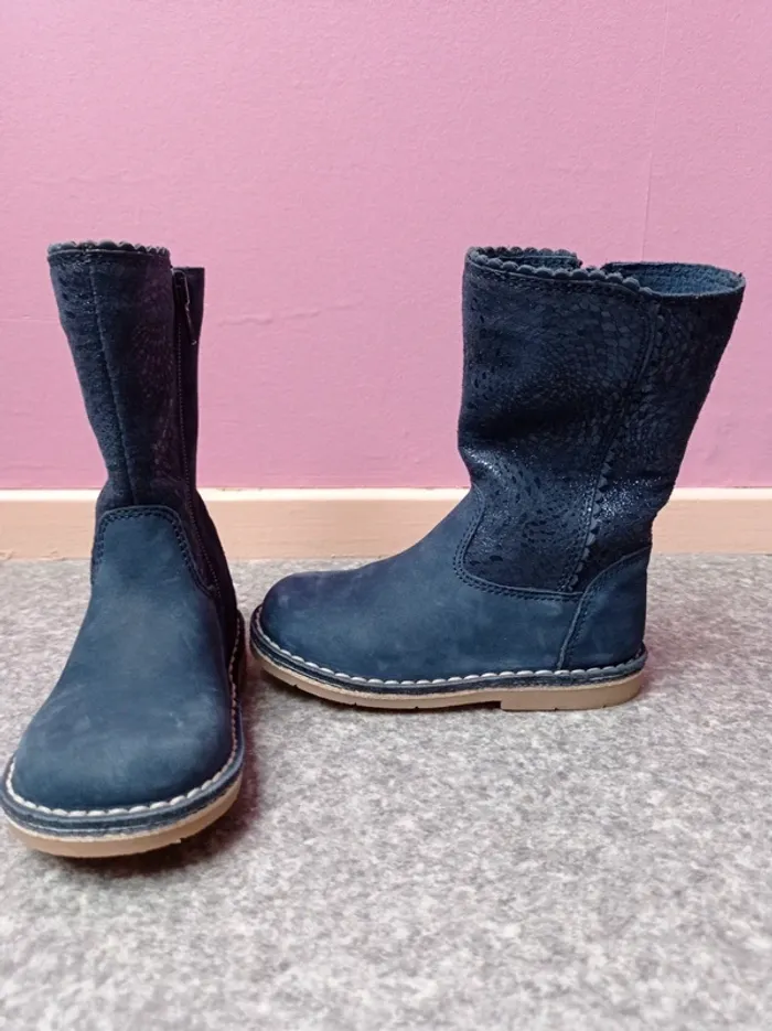 La halle bottes neuves 
Semelle intérieure en cuir
P.25 - photo numéro 2