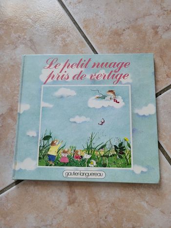 Le petit nuage pris de vertige de Paule Alen et Myriam Deru