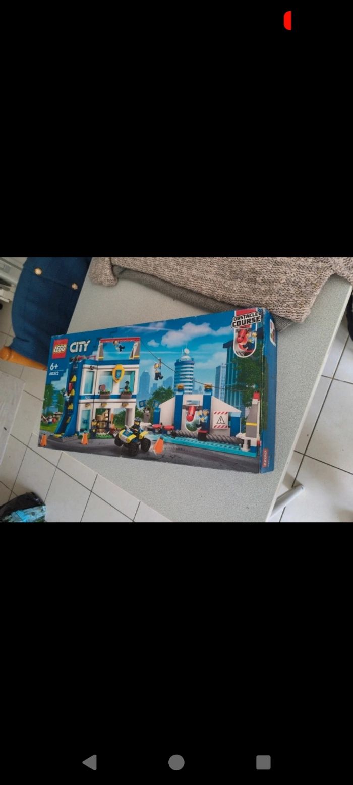 Lego centre d'entraînement police Lego City neuve non ouverte