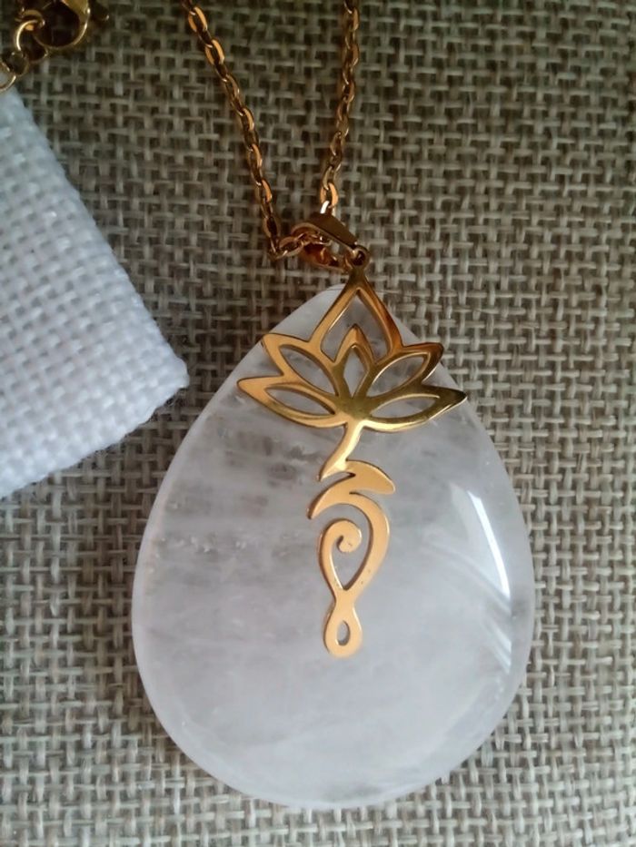 Collier en cristal de quartz et fleur de lotus en acier inoxydable - photo numéro 4