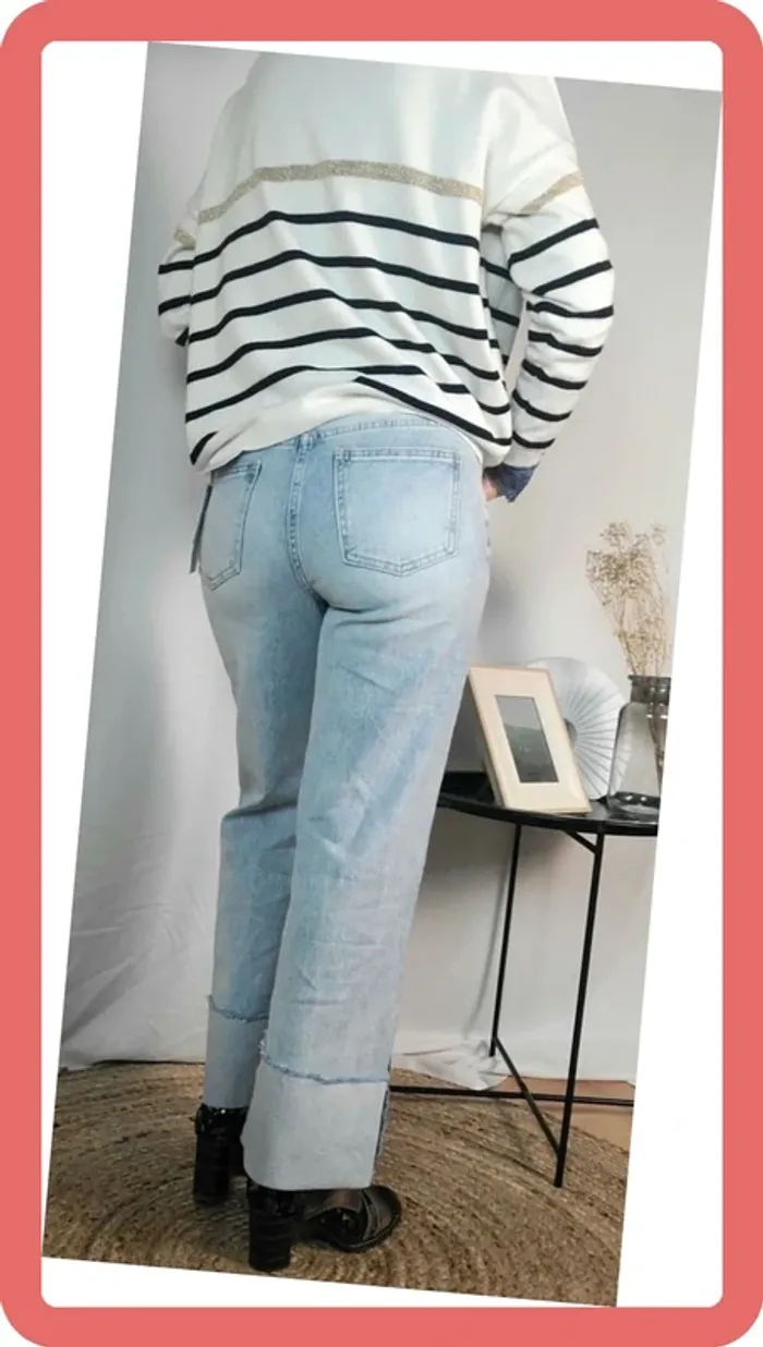 Jean a revers larges 🍒 - Taille 42 - Neuf - photo numéro 3
