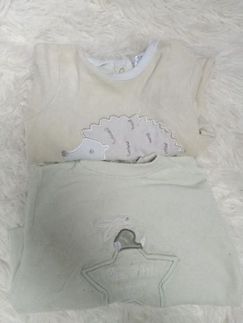 2 Pyjamas