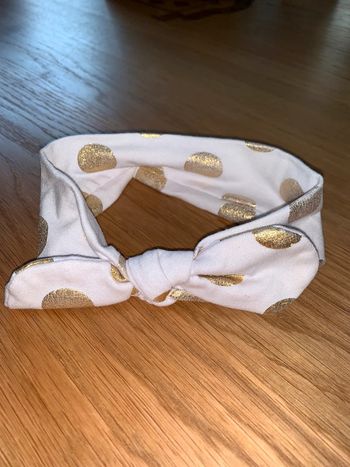 Bandeau tissu Tao tape à l’œil  Motif pois Blanc doré Noeud sur le dessus