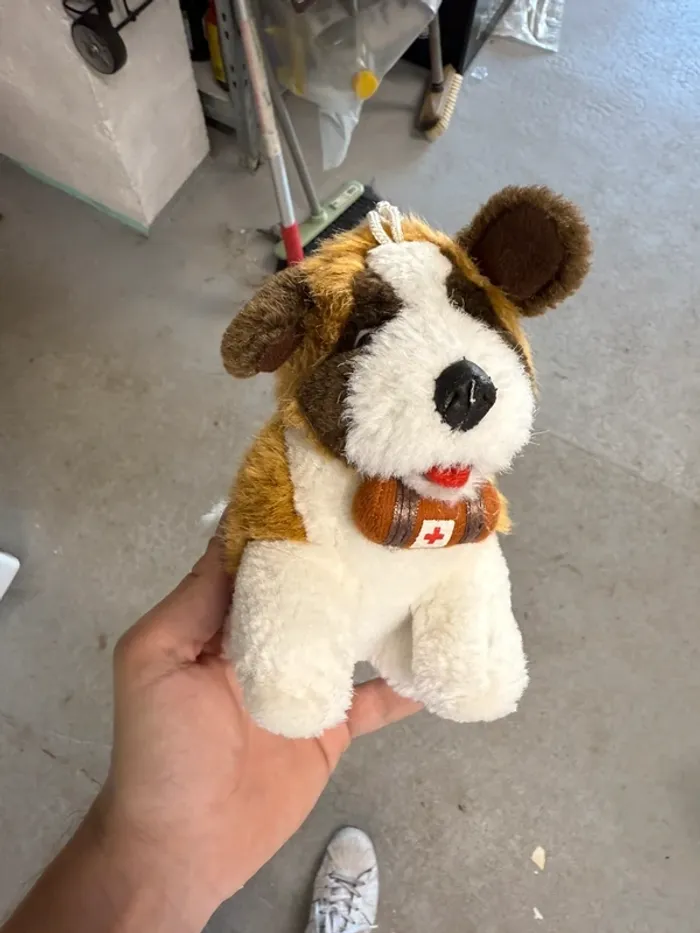 Peluche chien Saint-Bernard