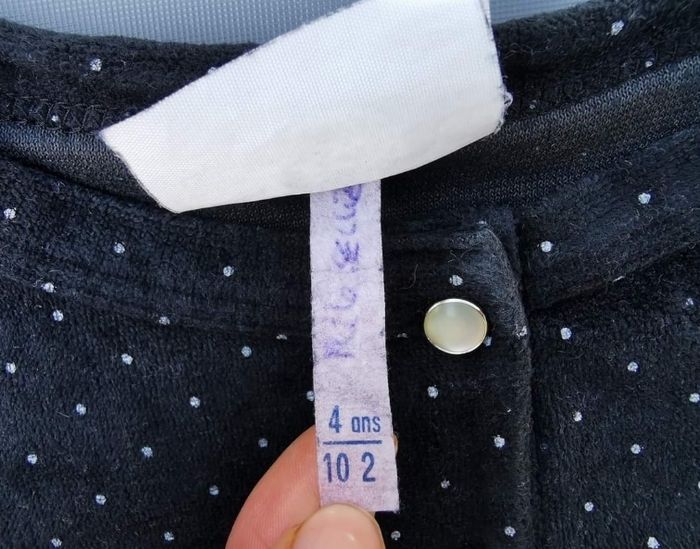 Pull 4 ans fille acheté dans une boutique indépendante - photo numéro 2