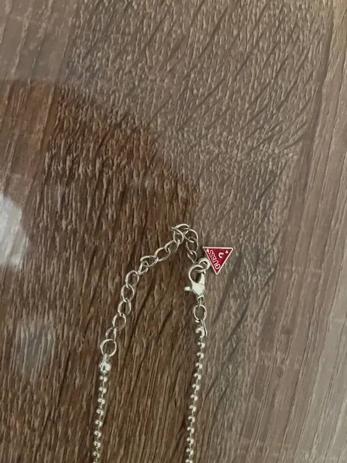 Collier pendentif plaque guess - photo numéro 3