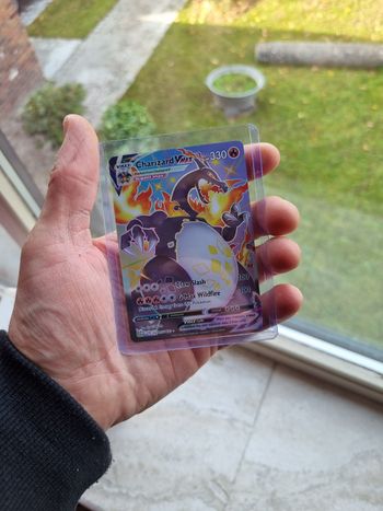 Charizard VMAX 074/073 Secret Rare – Épée et Bouclier : Ténèbres Embrasées