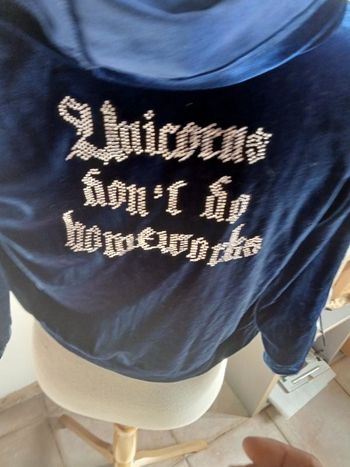 Gilet zippé bleu roi