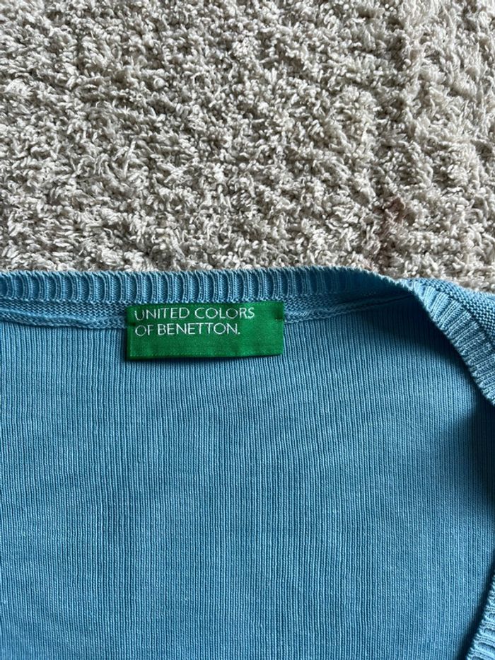 Pull léger col en V bleu ciel manches longues marque United Colors of Benetton taille M - photo numéro 3