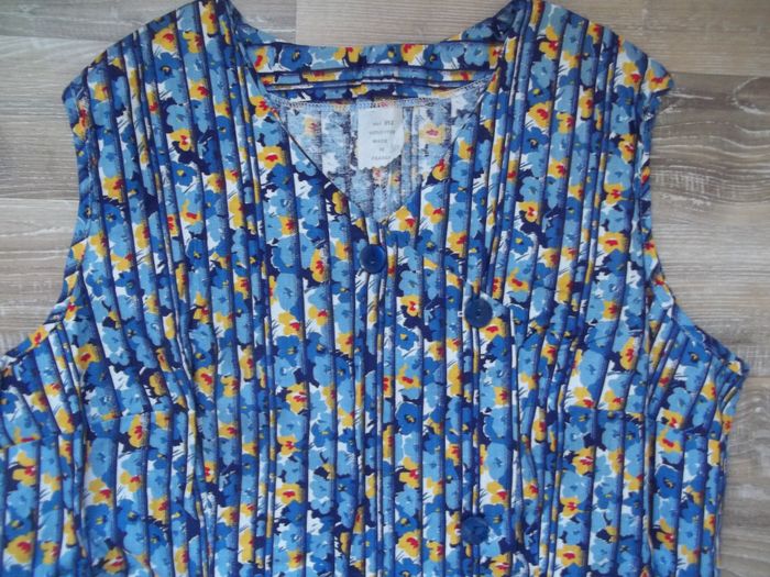 Blouse sans manches bleue fleurie 46 - photo numéro 2