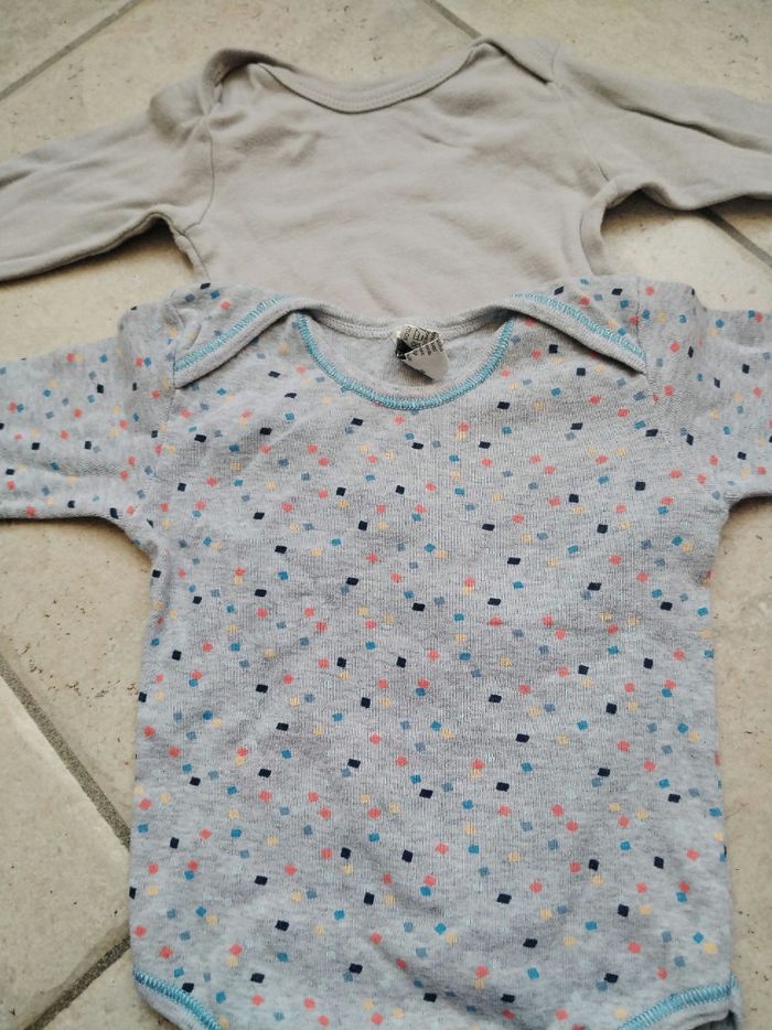 Lot 2 bodies 3 mois