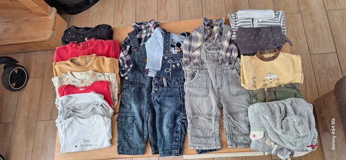Lot de vêtements 6 mois de 19 pièces