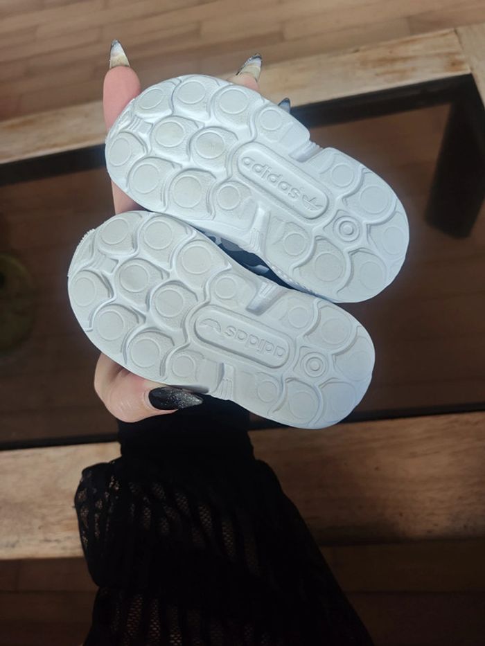 Baskets Adidas p.19 - photo numéro 17