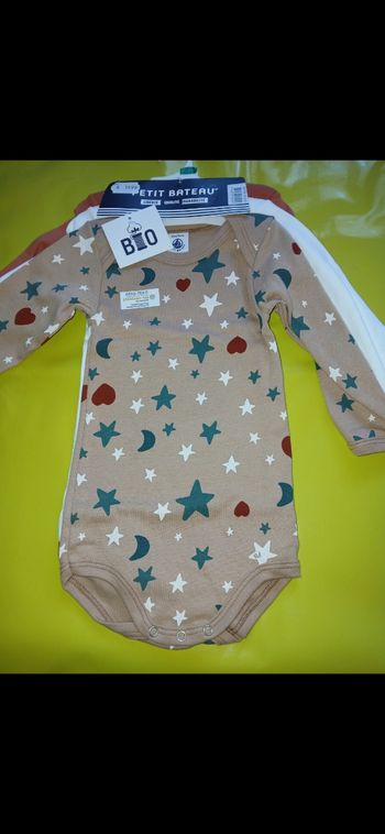 lot de trois bodies manches longues garçon petit bateau 12 mois
