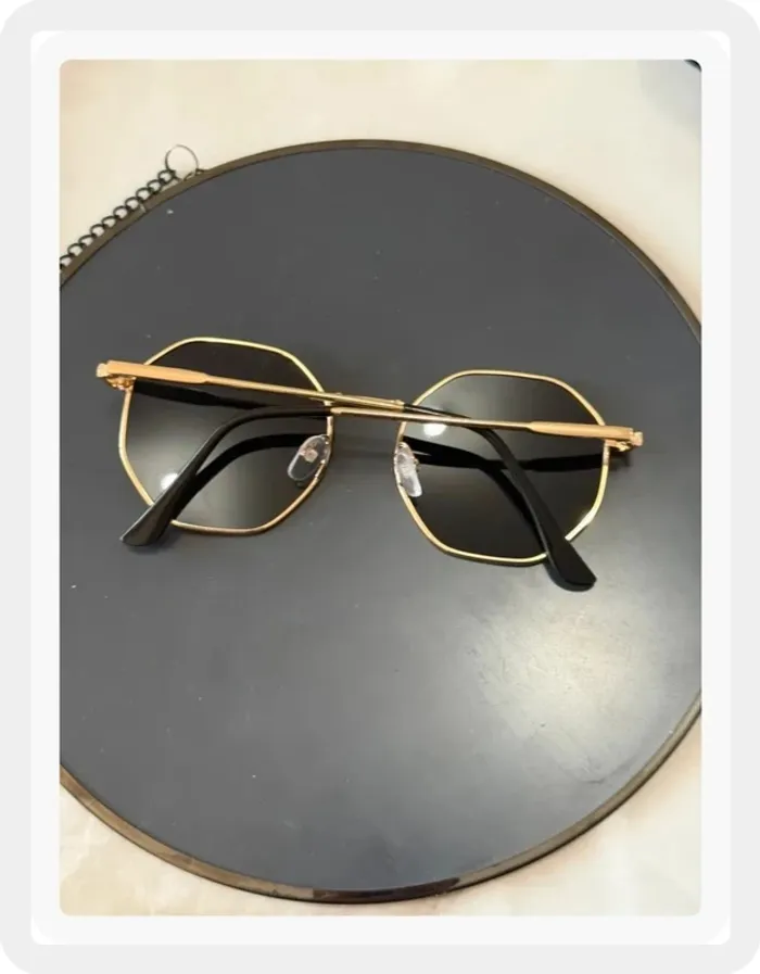 Lunette de soleil octogonale noire dorée - photo numéro 2