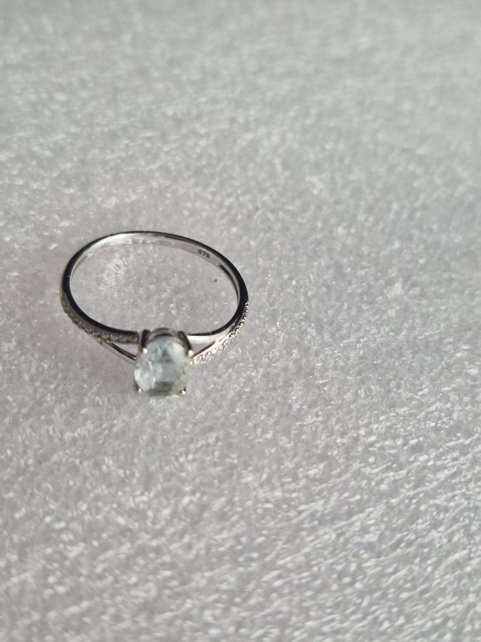 💍 Bague en or blanc 9 carats (375) avec pierre bleue et éclats de zirconium ✨ - photo numéro 6