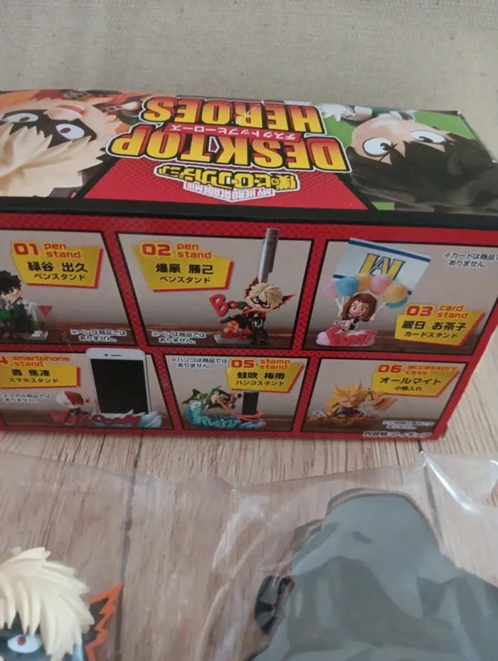 Figurine porte stylo mha my hero academia bakugo - photo numéro 2