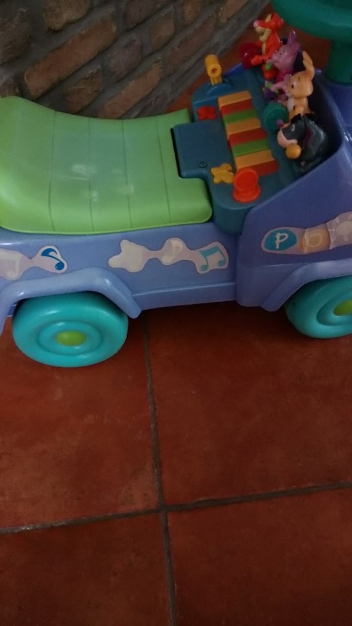 Petite voiture musicale winnie - photo numéro 3