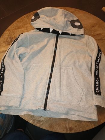 Gilet zippé capuche