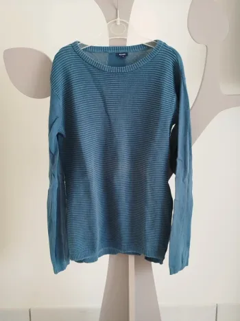 Pull bleu Kiabi taille 12 ans