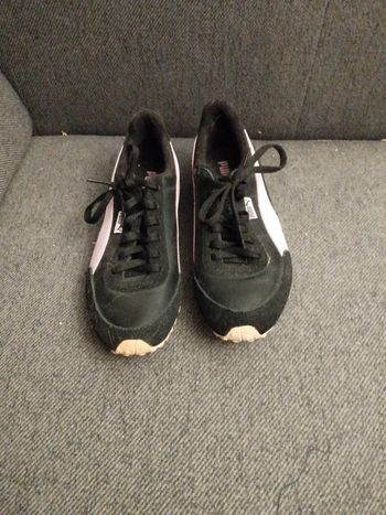 Puma noires et roses
