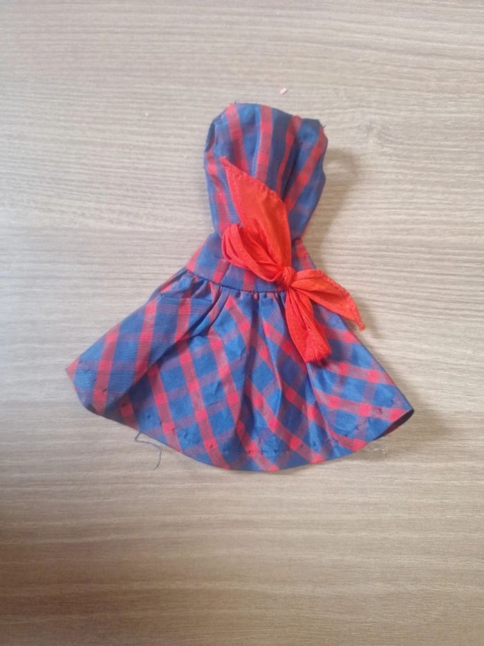 Robe rouge bleu barbie