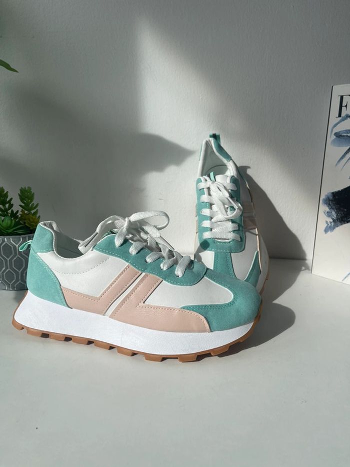 Basket T39 taille petit - photo numéro 2