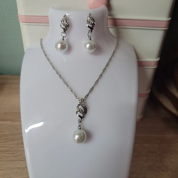 Ensemble collier boucle d oreille