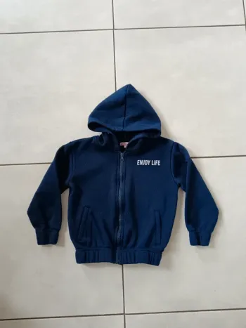 Veste à capuche U essentiel